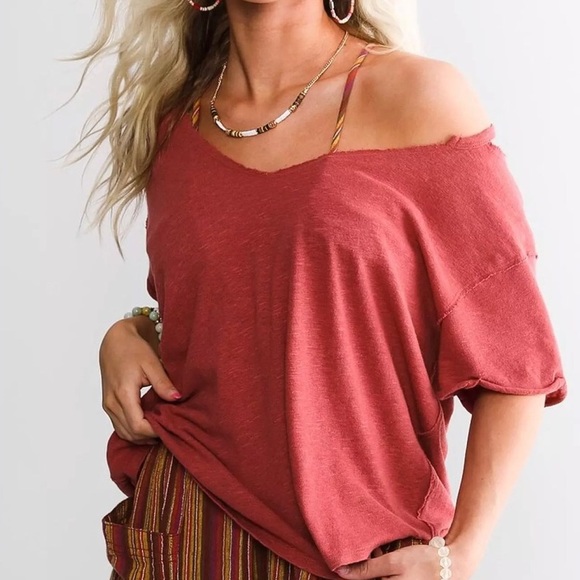 Free People We the Free Over U top in red NWT size M - Picture 3 of 8
